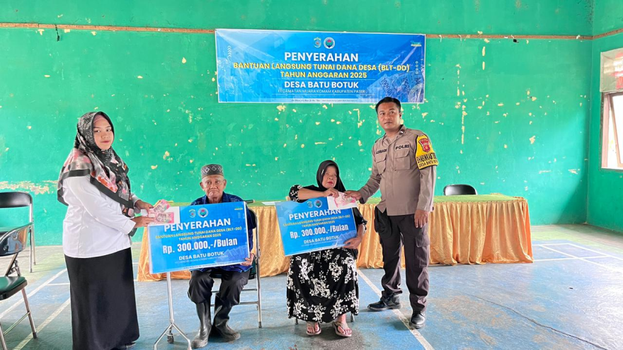 Penyaluran BLT Tahap III di Desa Batu Botuk Berjalan Lancar